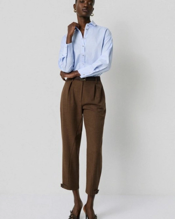 CAMISA OXFORD CON DETALLES BORDADOS EN ESPALDA