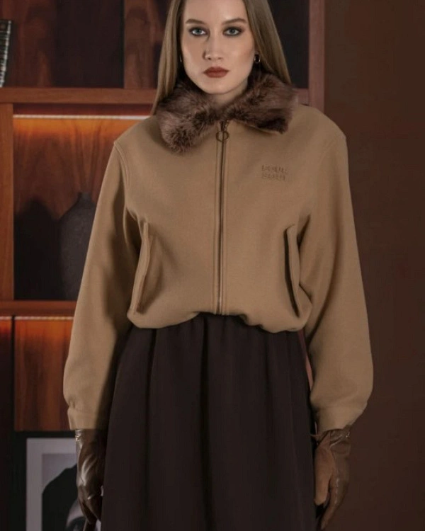 CHAQUETA DE PAÑO FINO Y PELO EN EL CUELLO
