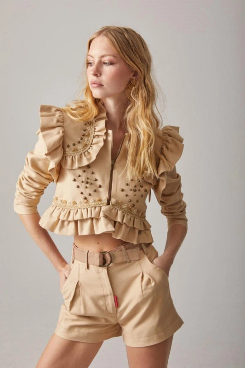 TORERA BEIGE CON REMACHES Y VOLANTES