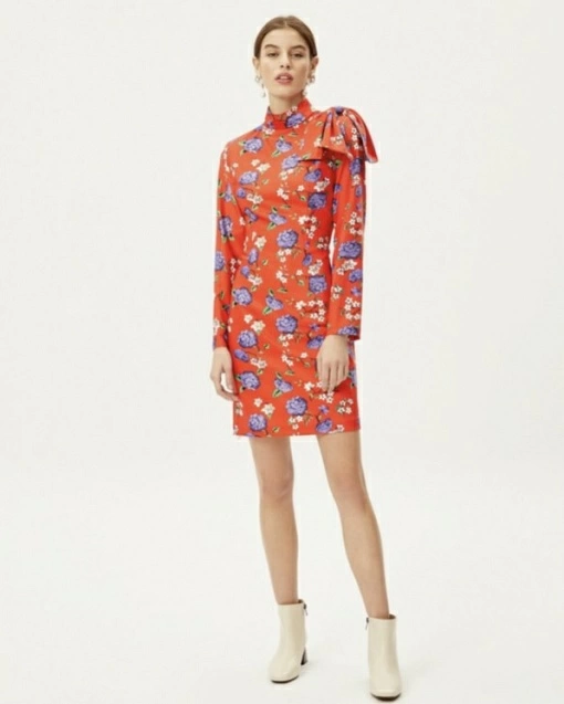 VESTIDO DE FLORES CON LAZO