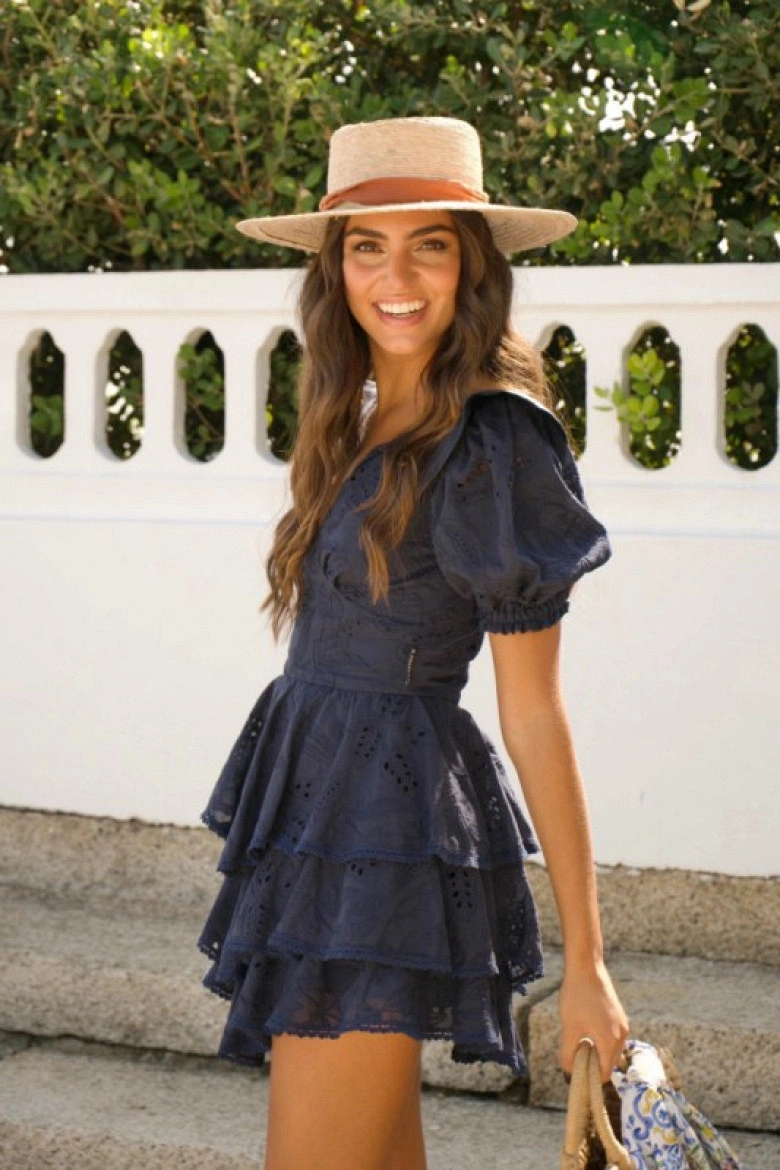 VESTIDO VOLANTES CON OJETES