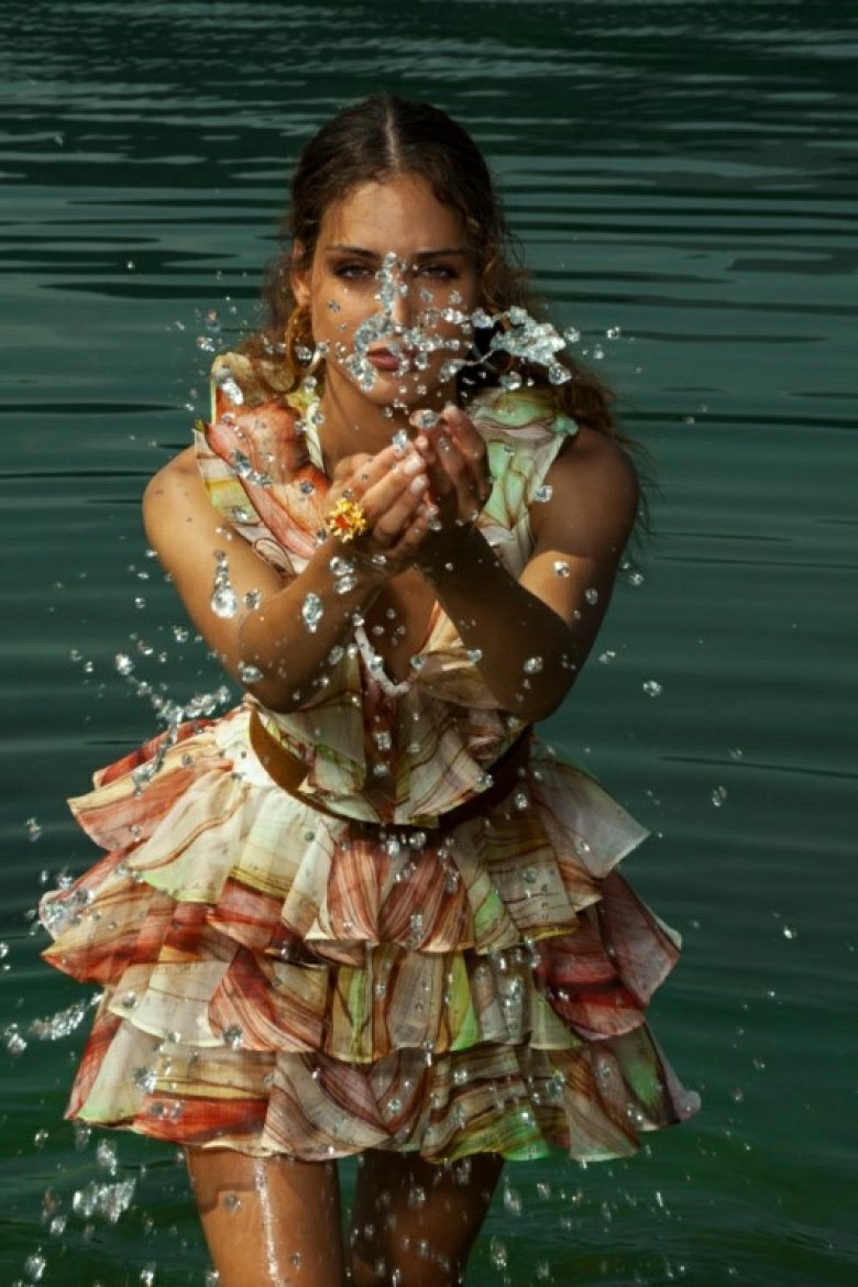VESTIDO VOLANTES ORGANZA HOJAS